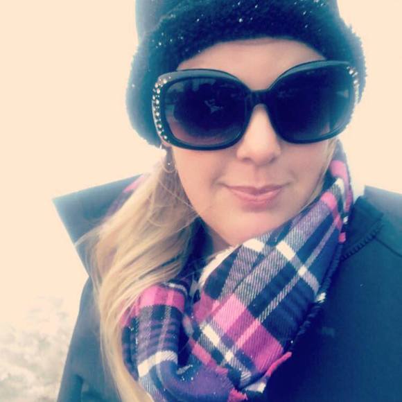 Meet your Posher, Kristi - Picture 2 of 4